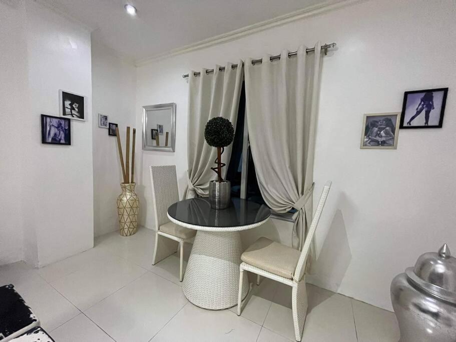 Kandi Big 1 Bedroom King Bed, Free Housekeeping, Wi-Fi Angeles Esterno foto