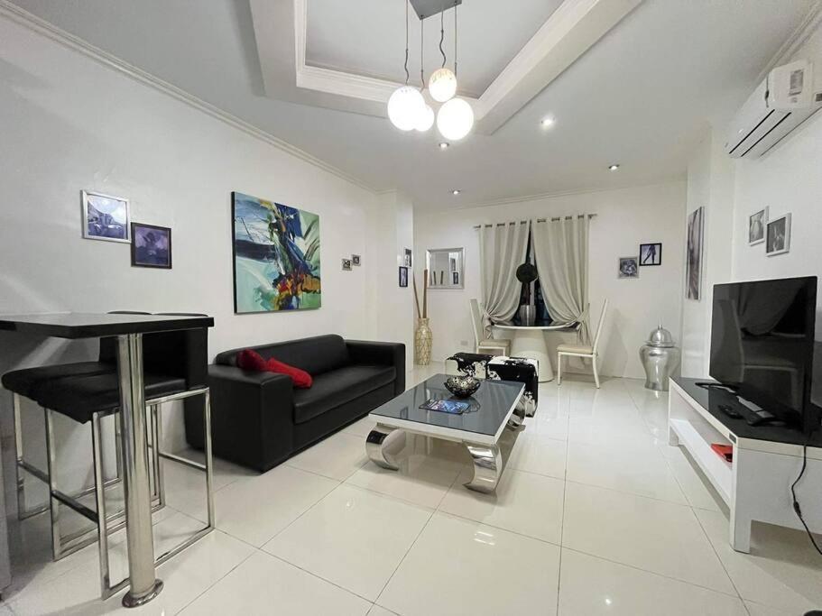 Kandi Big 1 Bedroom King Bed, Free Housekeeping, Wi-Fi Angeles Esterno foto
